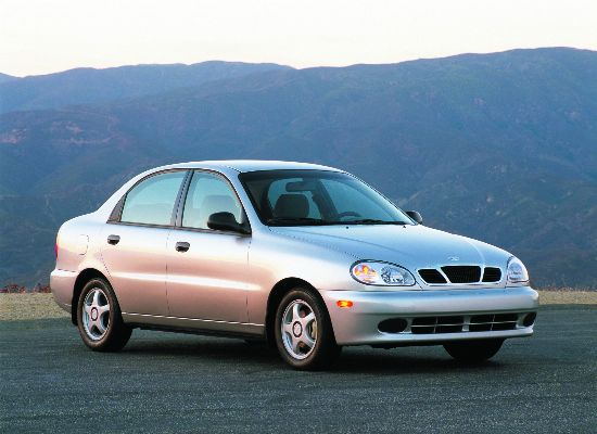 Як безпечно освоїти керування на Lanos у Харкові